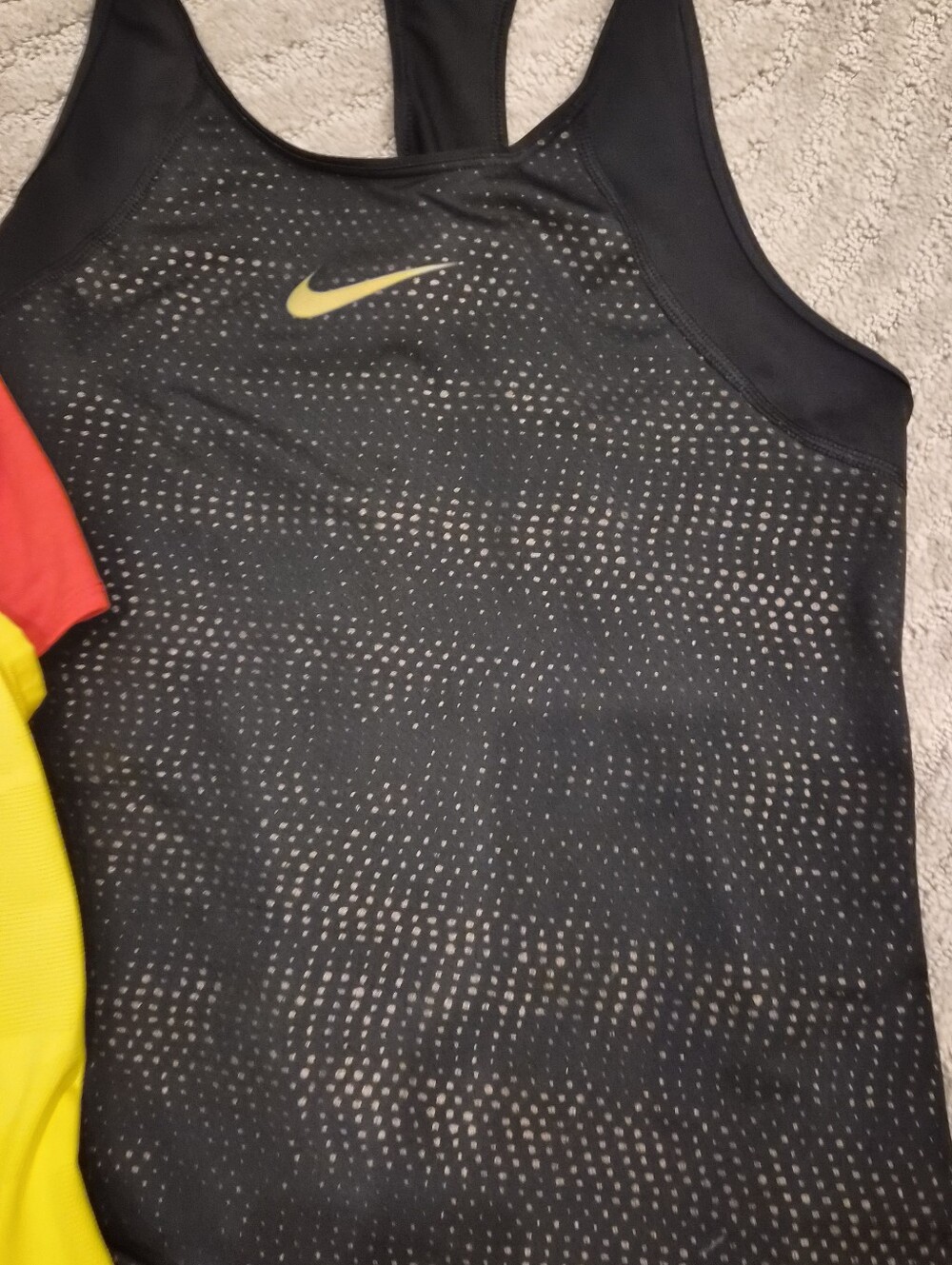 4 Nike Women’s Tank Top Bundle - Yellow, Red, Peach, Dark Blue - Size M - Picture 7 of 8